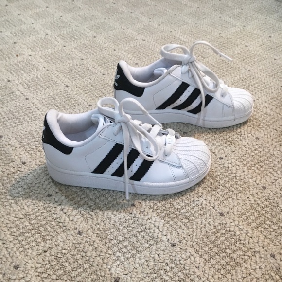 SOLD!! Adidas Classic Black & White Kids Sneakers - Picture 3 of 5